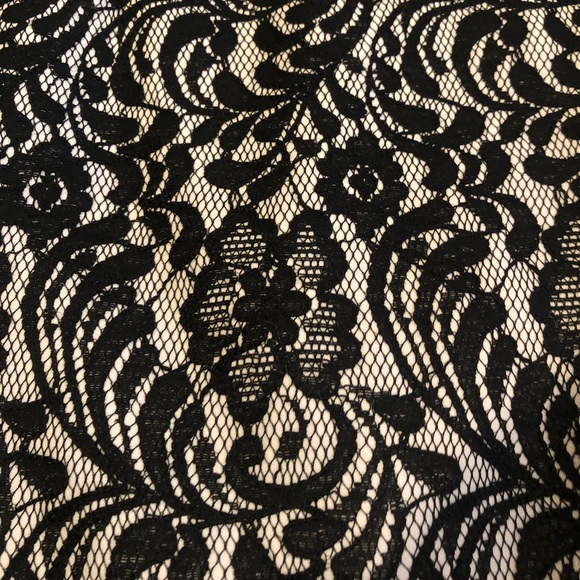 ✨2 for 10✨ Worthington Black & White Lace Detail Pencil Skirt - Picture 4 of 5